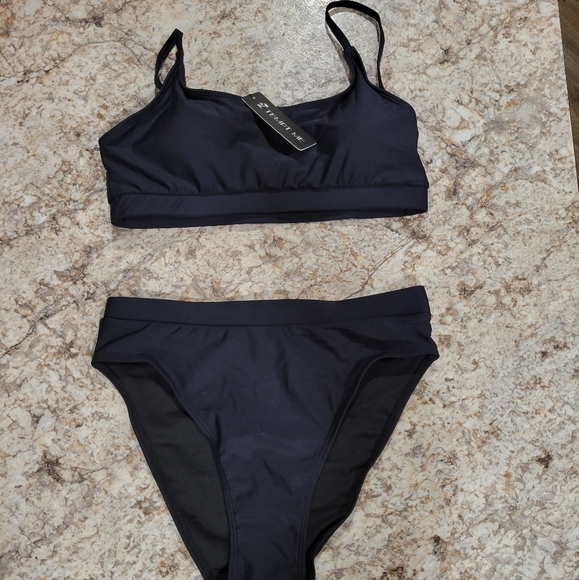 Bikini Women's Scoop Neck Crop Top Bikini Size Small NWOT - Picture 2 of 2